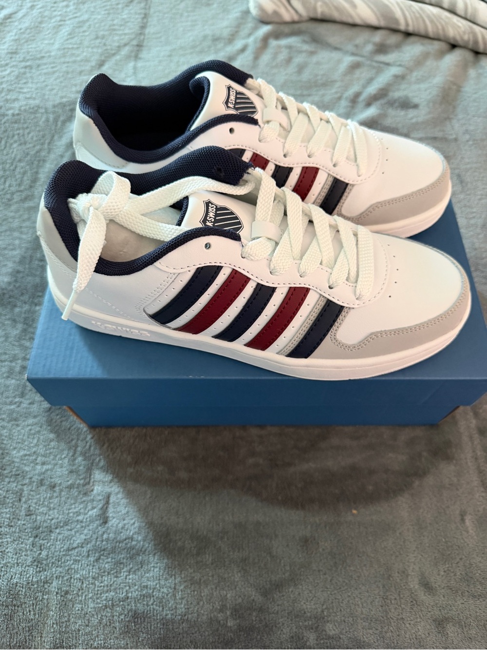 7.5M/ 9W K-Swiss Court Palisades White Sneakers with Red & Navy Stripes - Picture 3 of 6